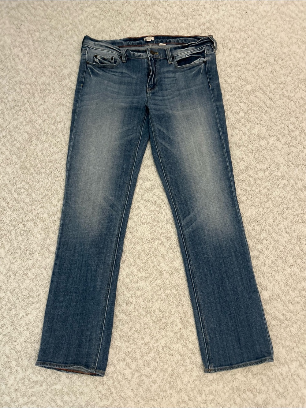 Classic Women's Mid-Rise Straight Jeans in Faded Blue Size 29S